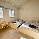 Villa Gaia - 4 Bedroom House In *