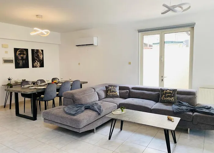 Вилла Gaia - 4 Bedroom House In *