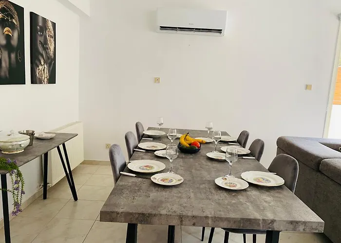 Вилла Gaia - 4 Bedroom House In *