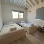 Villa Gaia - 4 Bedroom House In Lárnaca