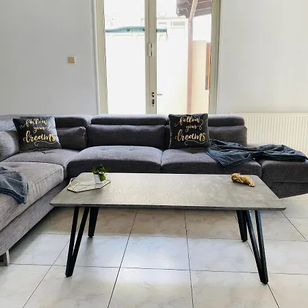 Gaia - 4 Bedroom House In