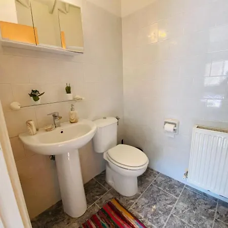 Gaia - 4 Bedroom House In * 라르나카