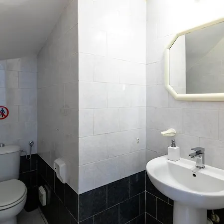 Gaia - 4 Bedroom House In *