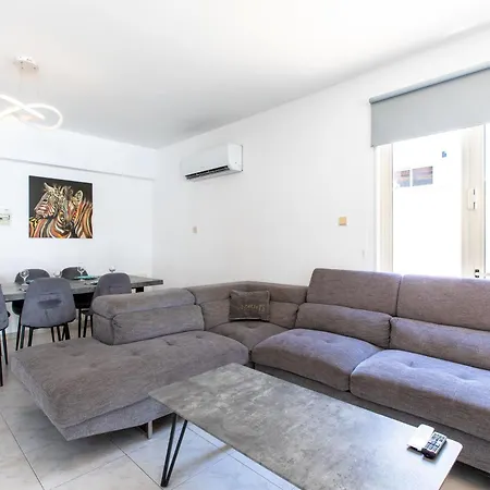 Gaia - 4 Bedroom House In Villa Larnaca