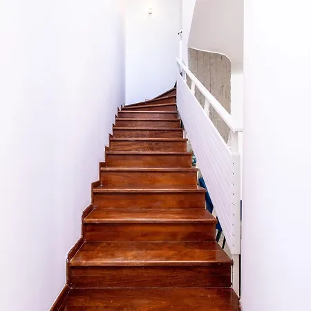 Gaia - 4 Bedroom House In