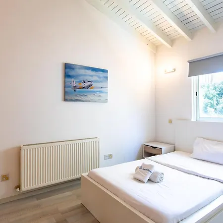 Gaia - 4 Bedroom House In Villa Larnaca