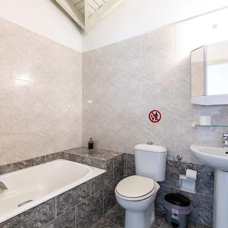 Gaia - 4 Bedroom House In * Larnaca