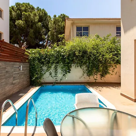 Villa Gaia - 4 Bedroom House In