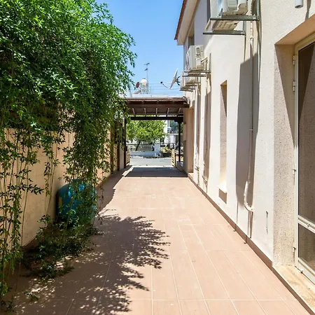 Gaia - 4 Bedroom House In Villa Larnaca