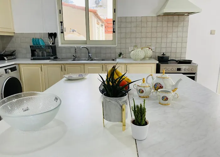 Gaia - 4 Bedroom House In Villa Larnaca