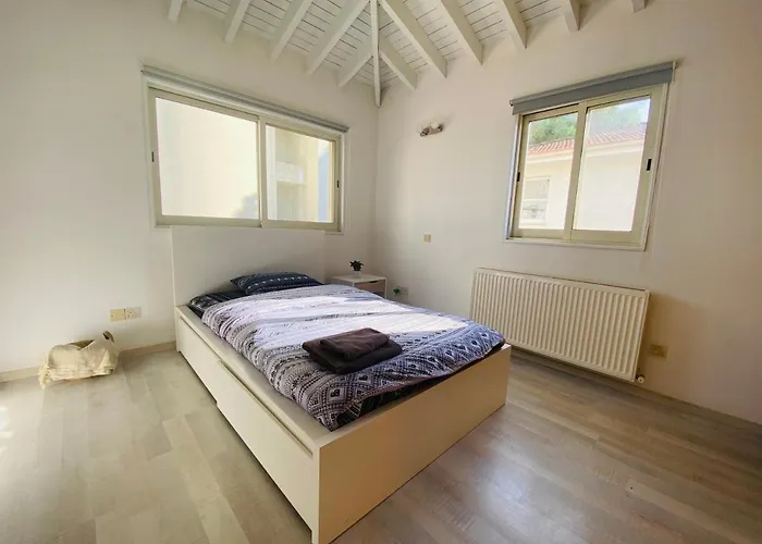 Gaia - 4 Bedroom House In Villa Larnaca