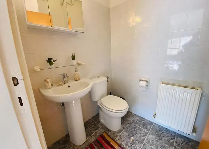 Gaia - 4 Bedroom House In * Larnaca