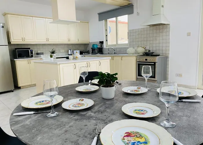 Gaia - 4 Bedroom House In Larnaca