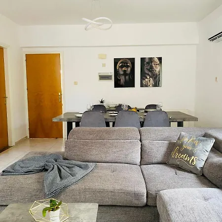Вілла Gaia - 4 Bedroom House In Ларнака